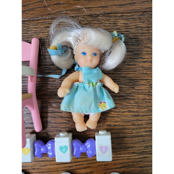 Vintage Tyco Quints Doll Accessories Bottles Mirrors Plus Other Babies - Picture 3 of 6